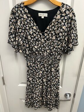 IDYLLWIND Women’s Aberdeen Road Floral Wrap Dress, Size M